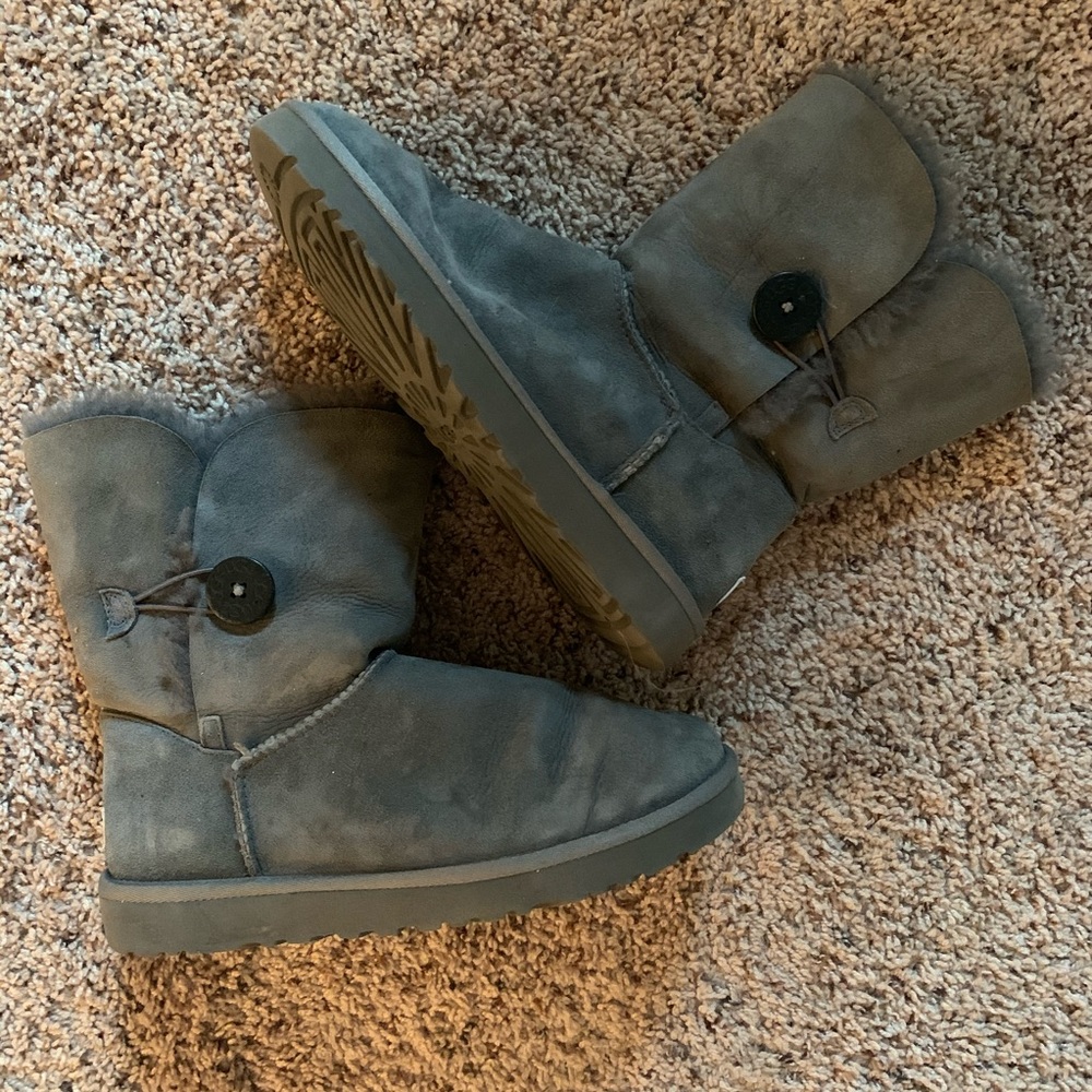 UGG - gray bailey button boots size 10